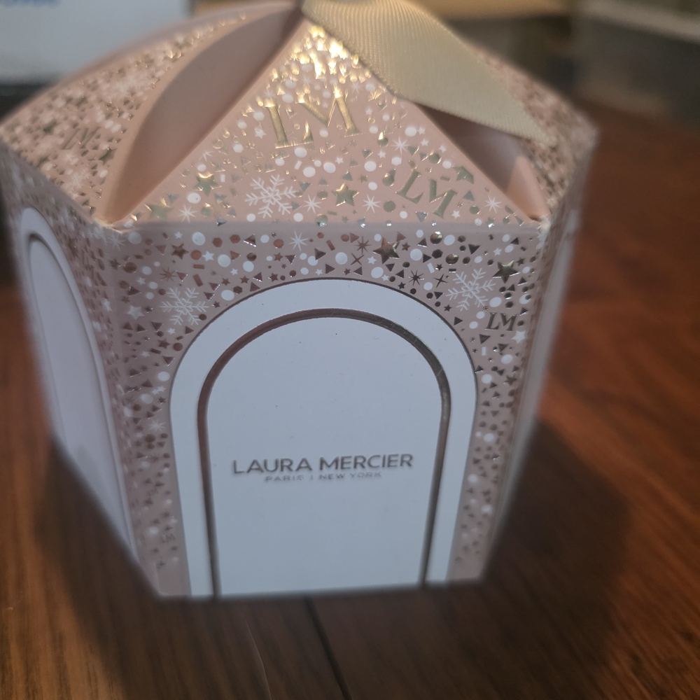 laura mercier Pink and Gold Holiday Powder & Spray Gift Set